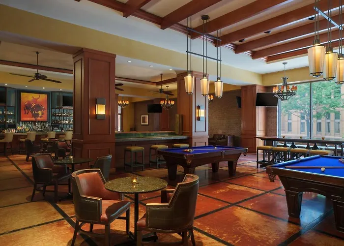 Omni Worth Hotel 4*