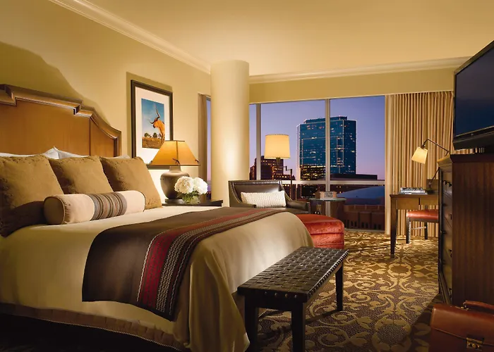 Omni Worth Hotel 4*