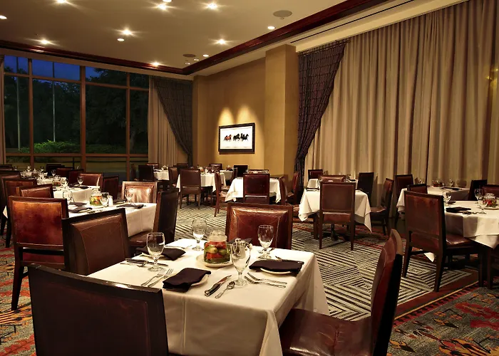 Omni Worth Hotel 4*