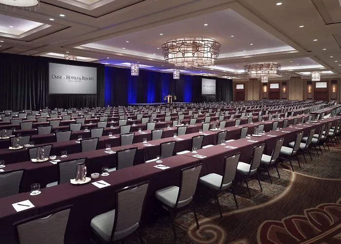 Omni Worth Hotel 4*