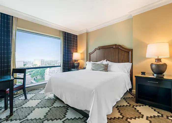 Omni Worth Hotel